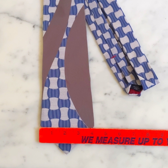 NWOT. Cambridge Classics 100% Italian Silk Tie with Multicolor Design Patterns. - Picture 3 of 5